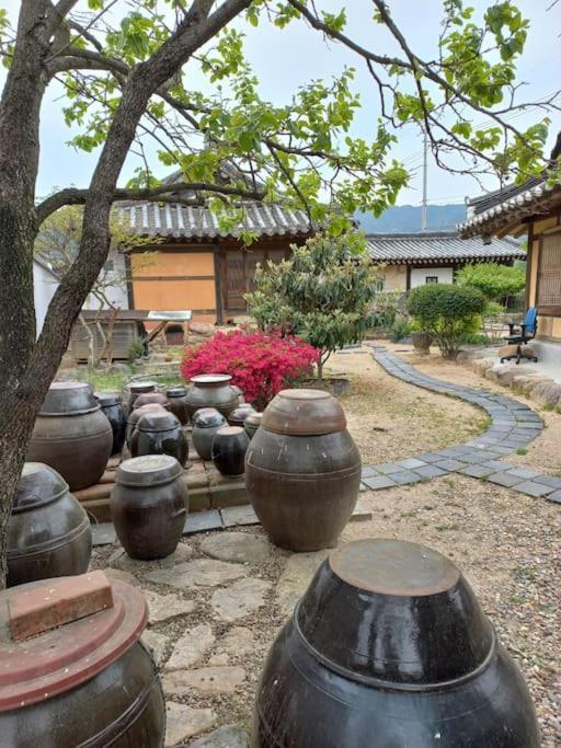Yasun Gallery Gyeongju Bagian luar foto