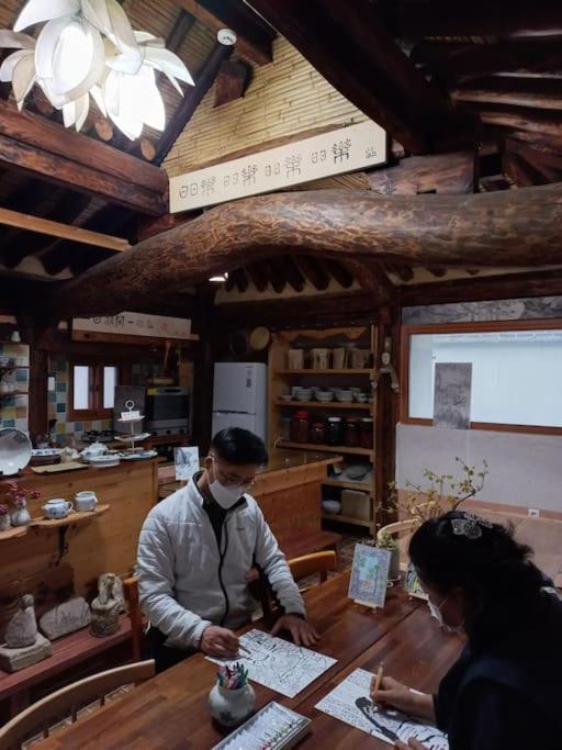 Yasun Gallery Gyeongju Bagian luar foto